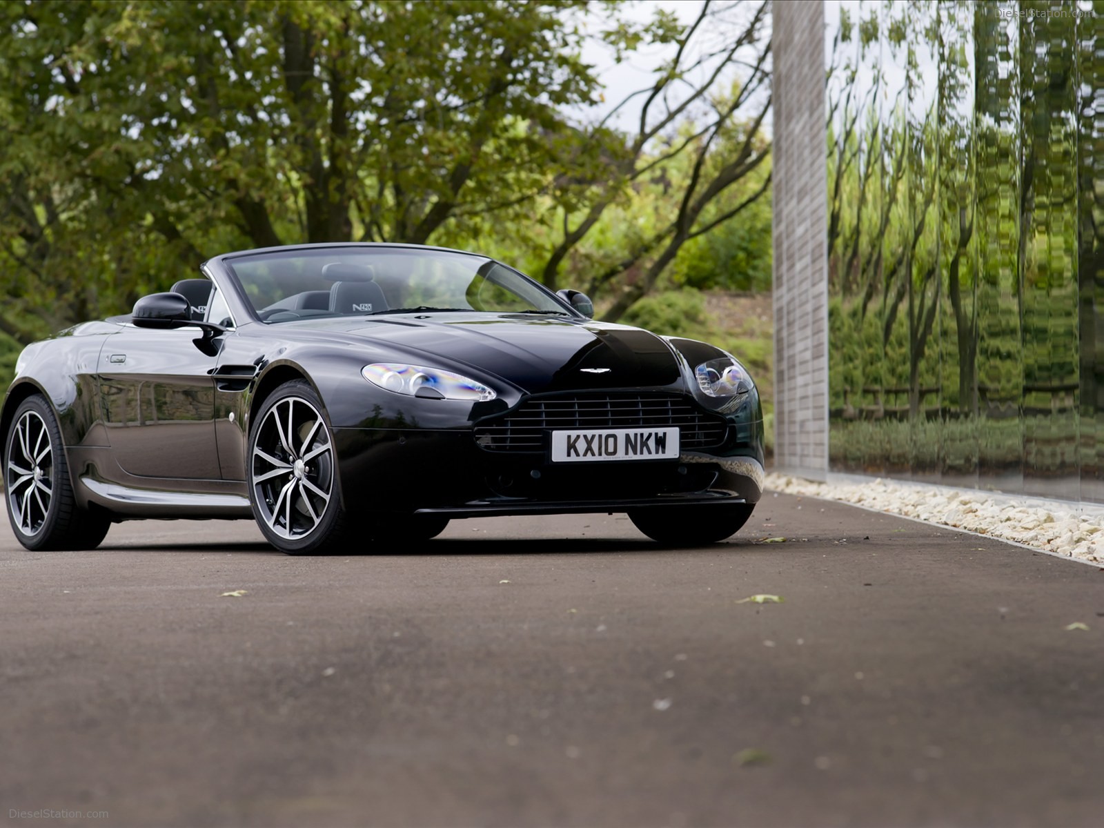 Aston Martin V8 Vantage N420 Roadster